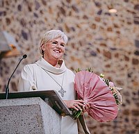 Portrait Marlene Wynands im Gottesdienst