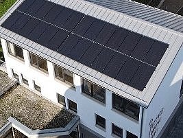 Fotovoltaikanlage auf Dach des Bischof-Dirichts-Heims