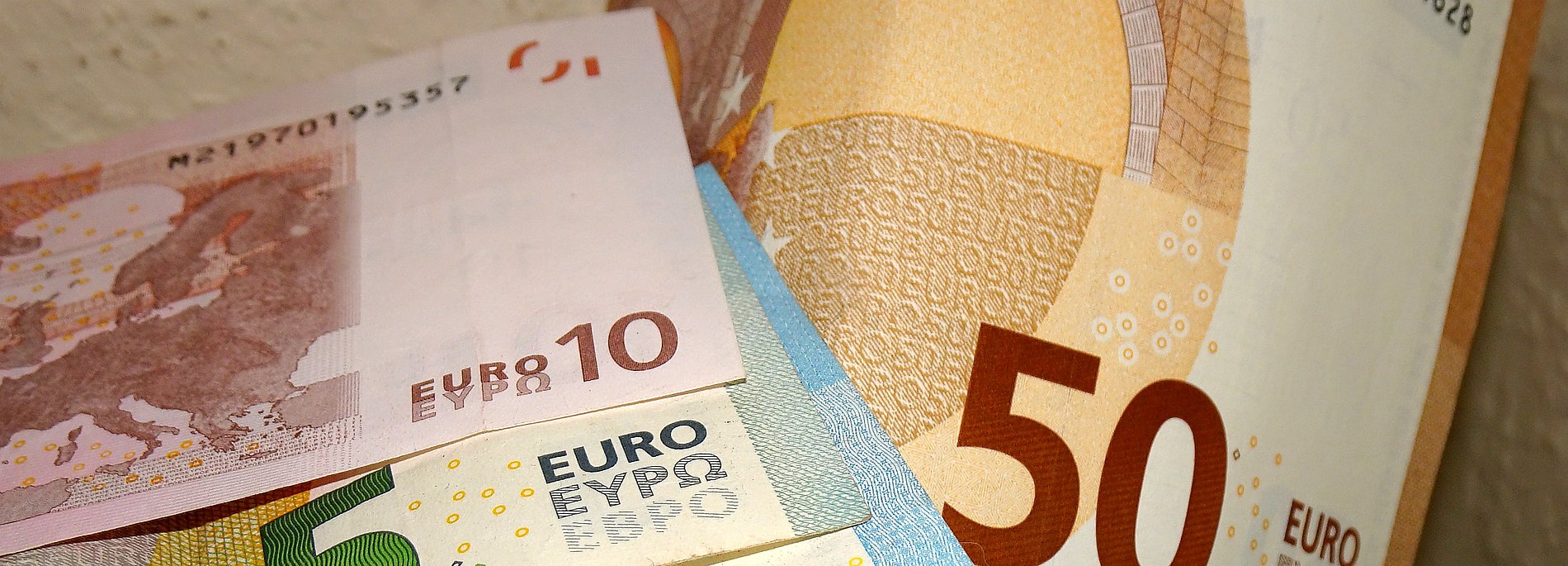 Heizthermostat mit Euroscheinen 