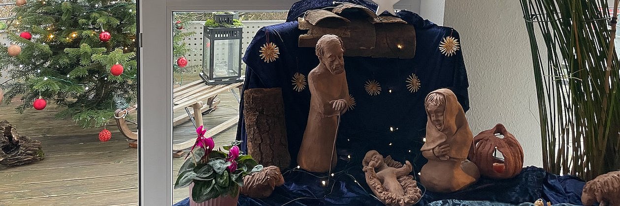 Krippe mit der heiligen Familie