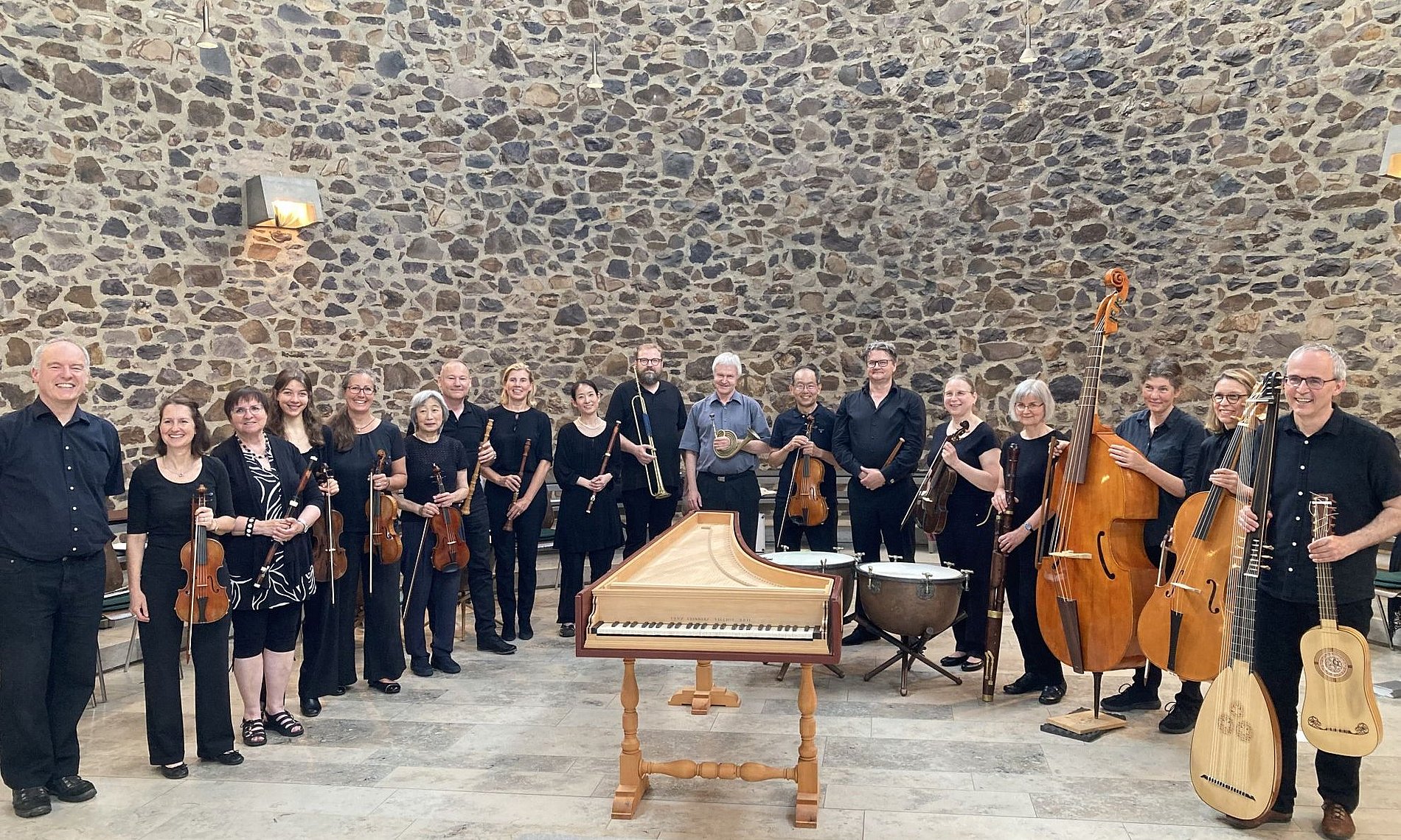 Mitglieder des Ensembles Barock24 mit ihren historischen Instrumenten.