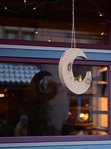 Geschmücktes Adventsfenster