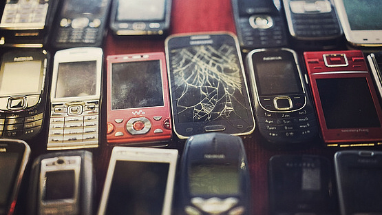 alte und kaputte Handys