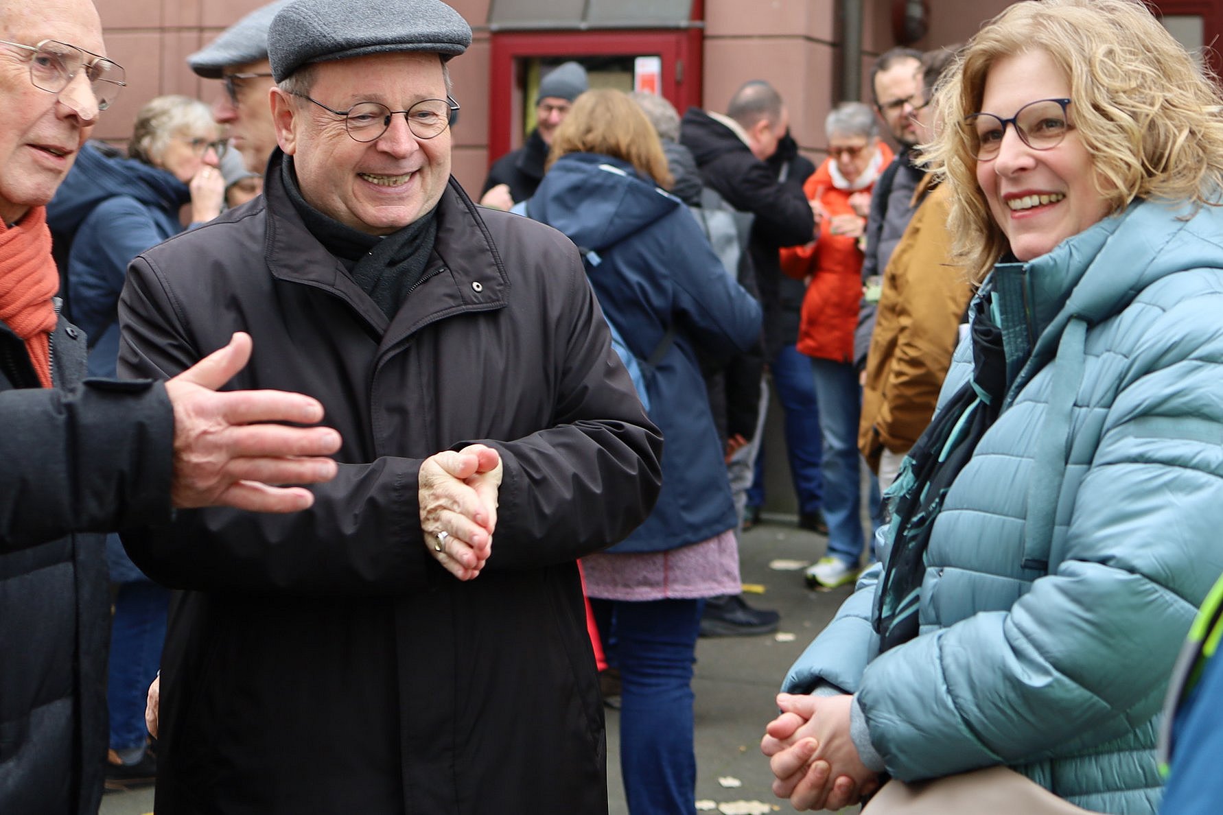 Bischof Georg Bätzing im Gespräch mit der PGR-Vorsitzenden Dr. Alexia Schodow