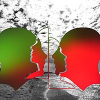 Collage aus zwei Köpfen die sich anschauen mit einem Wolkenband in schwarz-weiß dahinter