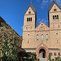 Eingang der Abteikirche St. Hildegard in Rüdesheim
